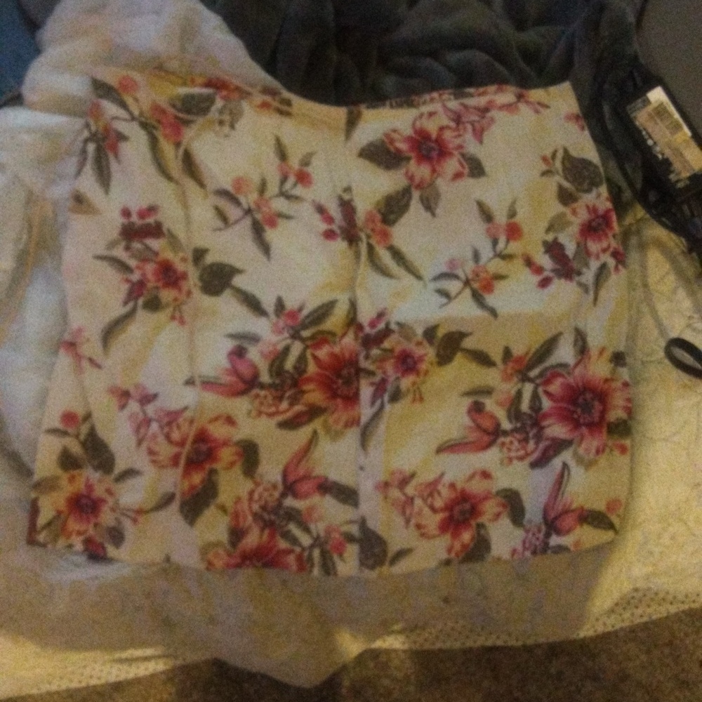 Paper doll size 11 Women's floral mini skirt
